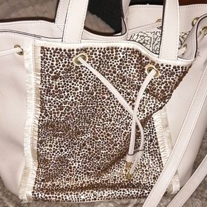 Light pink bucket bag with sparkles